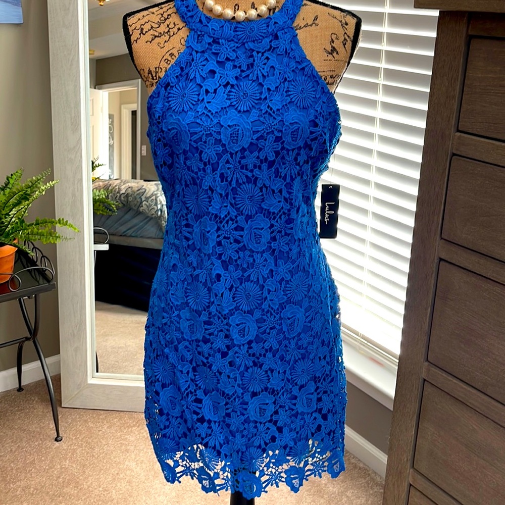 🌟NWT 🌟 beautiful Lulu’s Bright Blue lace dress size large